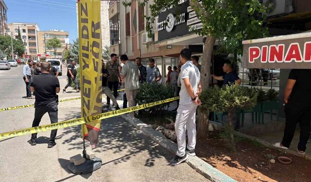 Ablası ile tartışan eniştesinin berber dükkanını tüfekle bastı: 4 yaralı