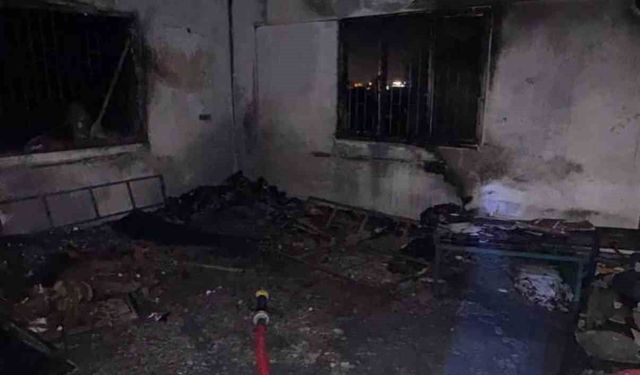 Antakya'da çıkan yangında ev kullanılmaz hale geldi