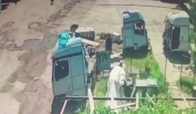 Başıboş köpekler önce küçük çocuğa şimdi de yaşlı adama saldırdı