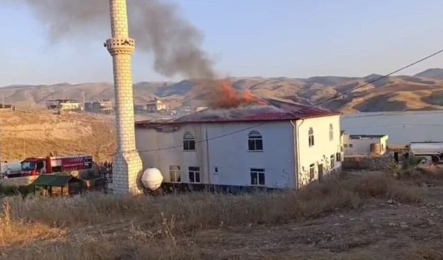Batman'da caminin çatısında korkutan yangın
