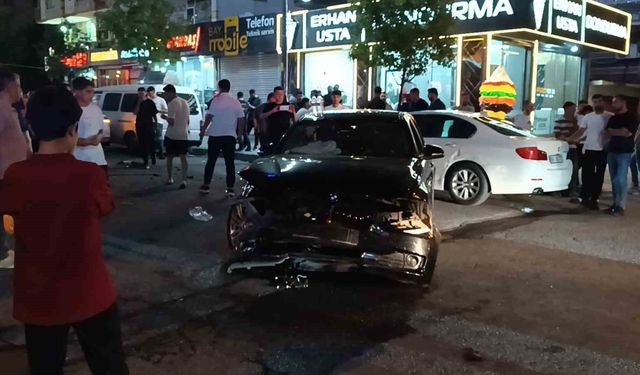 Batman'da iki otomobil çarpıştı: 1 yaralı