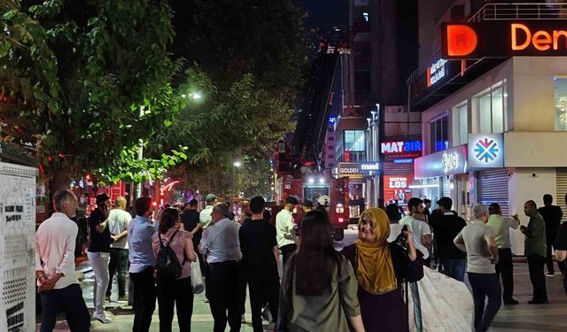 Batman'da plazada çıkan yangın korkuttu