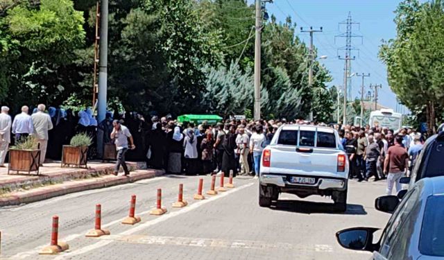 Batman'da silahlı saldırıda hayatını kaybeden 3 kişi toprağa verildi