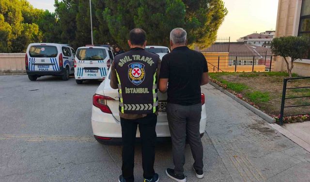 Beylikdüzü'nde taksicinin önünü kesip araç yumruklayan trafik magandasına 182 bin lira ceza