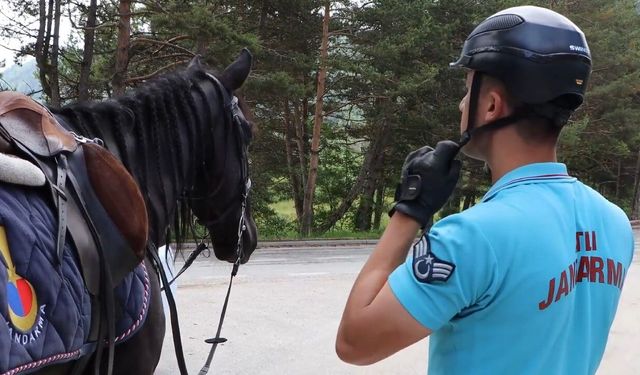 Bolu'da atlı jandarma timleri görev başında