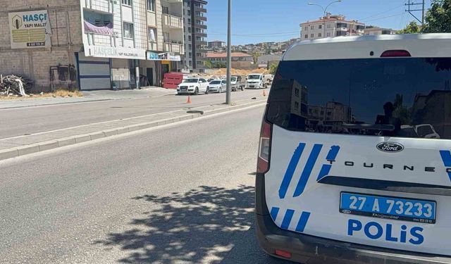 Boşanma aşamasındaki eşi tarafından silahla vurulan kadın ağır yaralandı