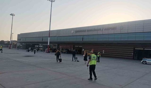 Brüksel'den gelen yolcu uçağı Çanakkale Havalimanı'na iniş yaptı