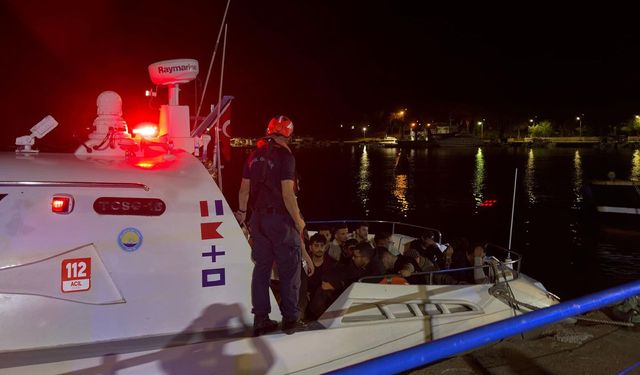 Çanakkale'de göçmen kaçakçılığı operasyonu: 2 göçmen kaçakçısı ve 36 kaçak göçmen yakalandı