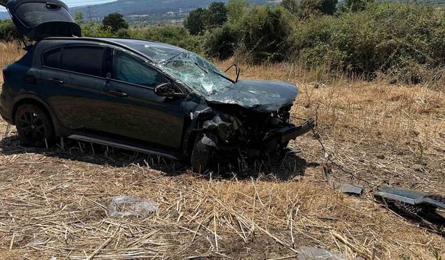 Çan'da otomobil tarlaya uçtu: 2 yaralı