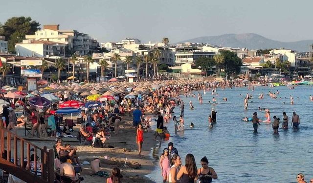 Didim sahillerini tatilciler doldurdu