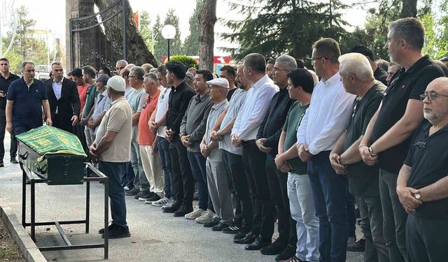 Diş tedavisi için gittiği hastanede hayatını kaybeden 8 yaşındaki kız son yolculuğuna uğurlandı