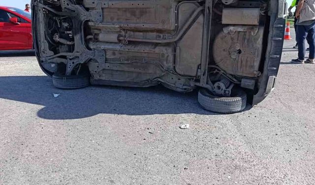 Diyarbakır'da iki otomobil çarpıştı: 3 yaralı