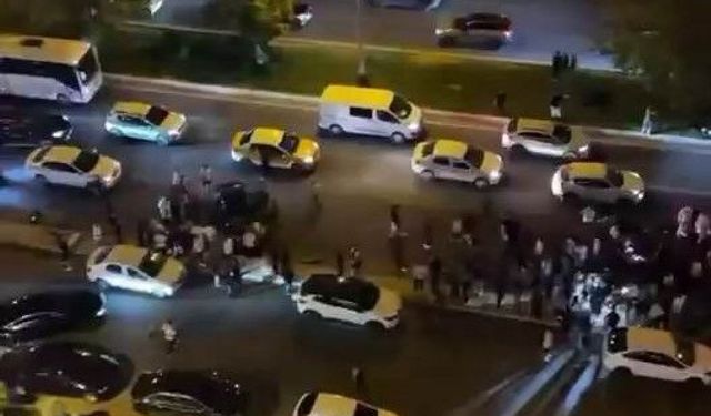 Diyarbakır'da otomobiller çarpıştı: 2 yaralı