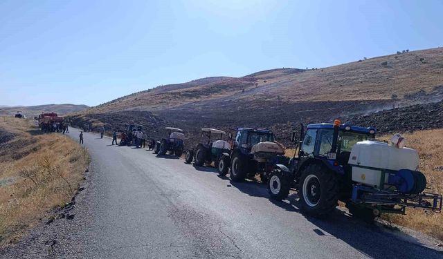 Doğanşehir'deki anız yangınında köylüler traktörleriyle seferber oldu
