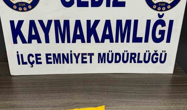 Durdurulan araçta 272 içimlik kağıda emdirilmiş uyuşturucu madde ele geçirildi, 5 kişi yakalandı