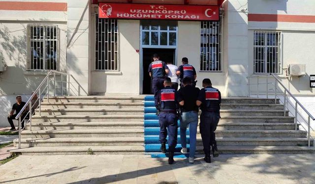 Edirne'de yasak bölgede yakalanan 2 düzensiz göçmen tutuklandı