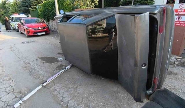 Elazığ'da otomobil yan yattı: 1 yaralı