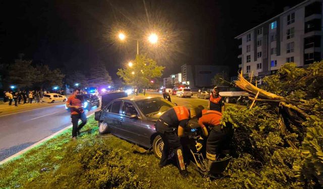 Erzincan'da iki otomobil çarpıştı: 1 kişi yaralandı