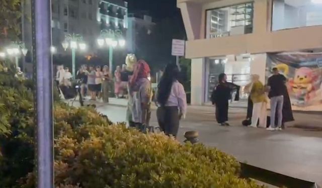 Eskişehir'de iki kadın grup arasında cadde ortasında kavga