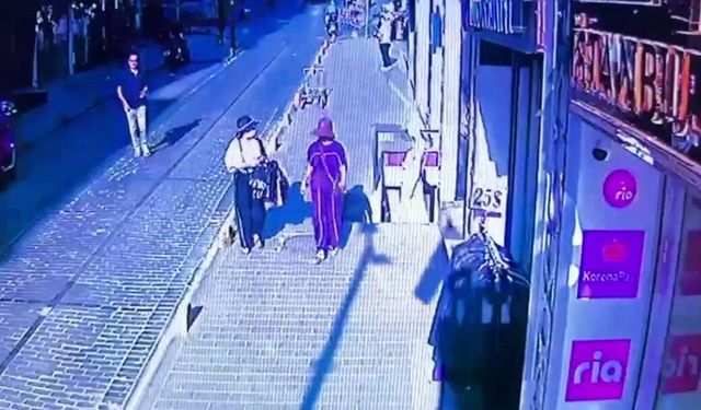 Fatih'te kadın turistlerin cüzdanını çaldılar: Çocuk şüphelilerin suç dosyası kabarık çıktı