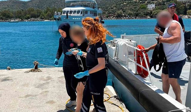 Gezi teknesinde rahatsızlanan vatandaşa tıbbi tahliye
