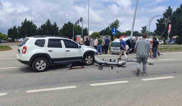 Giresun'da iki otomobilin çarpışması sonucu 1'i çocuk 5 kişi yaralandı