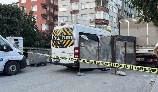 Güngören'de servis aracının altında kalan yaşlı adam hayatını kaybetti