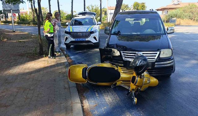 Hafif ticari araç motorlu bisiklete çarptı: 1 yaralı