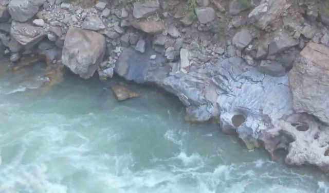 'Huzur buldum' dediği Habur Çayı'nda kaybolan genci arama çalışmaları sürüyor
