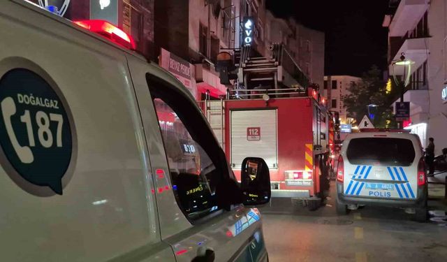 İş hanının tuvaletinde çıkan yangın paniğe neden oldu