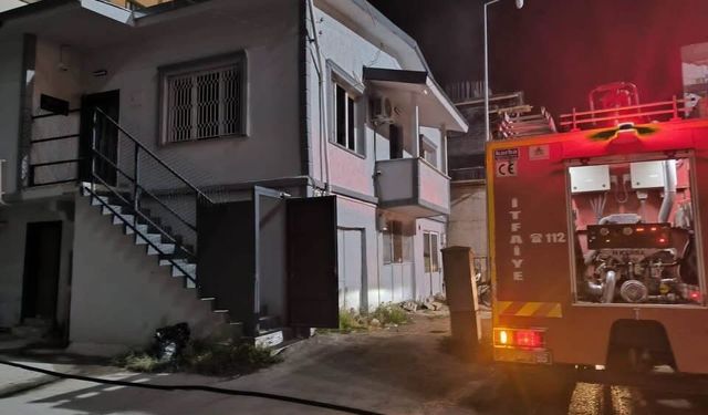 İskenderun'da iş yerinin deposunda yangın çıktı