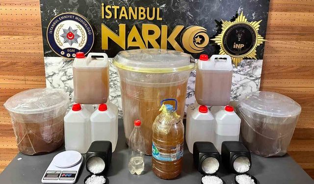 İstanbul'da otoyolda nefes kesen takip: Minibüse uyuşturucu baskını