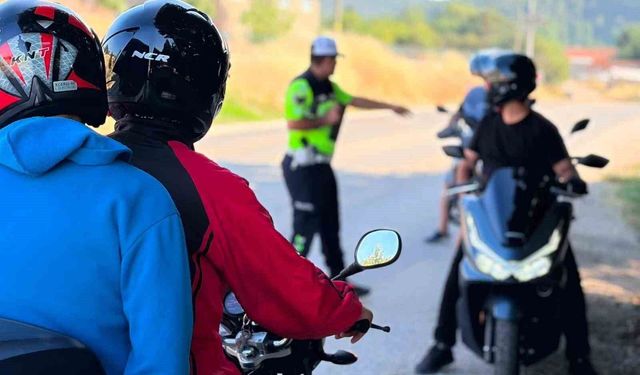 Jandarmadan motosiklet sürücülerine güvenli sürüş eğitimi
