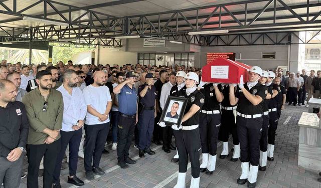 Kalp krizi sonucu hayatını kaybeden polis memuru son yolculuğuna uğurlandı