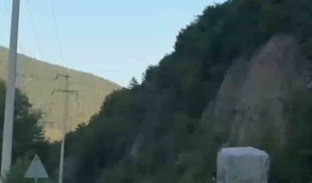 Karabük-Yenice kara yolunda tehlikeli sollamalar kamerada