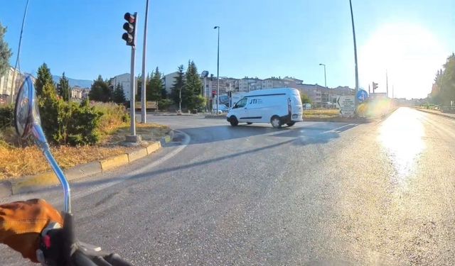 Karabük'te kırmızı ışık ihlalleri kask kamerasında