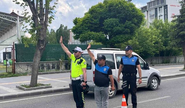 Kars'ta özel gereksinimli gencin polislik hayali gerçek oldu