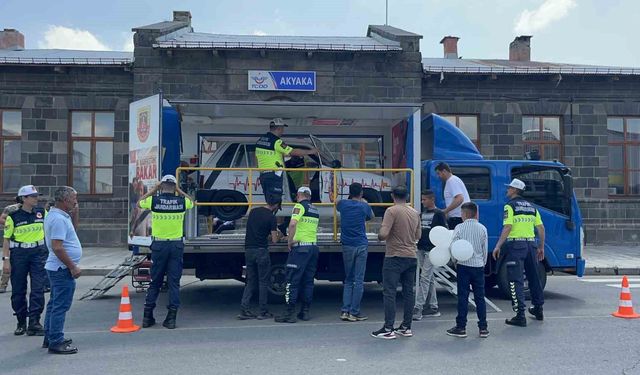 Kars'ta takla simülasyonu gerçeği aratmadı: Emniyet kemeri hayat kurtarır