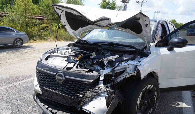 Kastamonu'da cip ile otomobil çarpıştı: 1'i ağır 5 yaralı