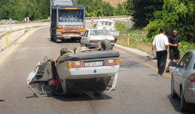 Kastamonu'da iki otomobil çarpıştı: 3 yaralı