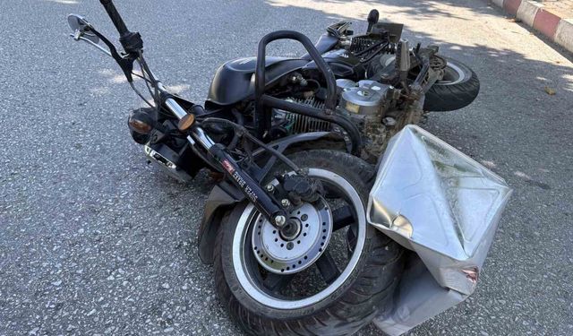 Kastamonu'da motosiklet yola düşen tenekeye çarptı: 1 yaralı