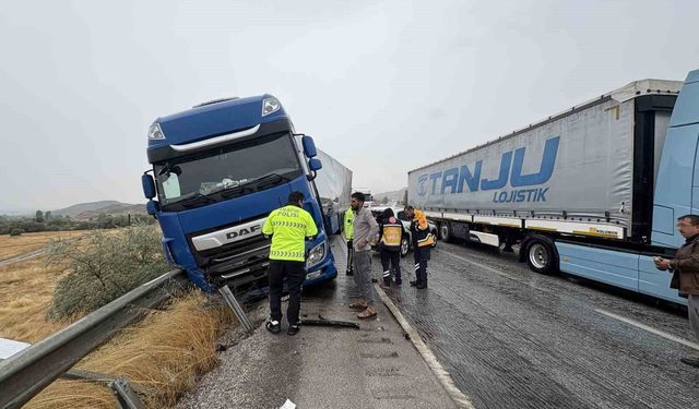Kastamonu'da zincirleme trafik kazası kamerada
