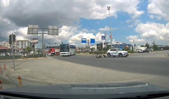 Kırmızı ışık ihlali kaza getirdi