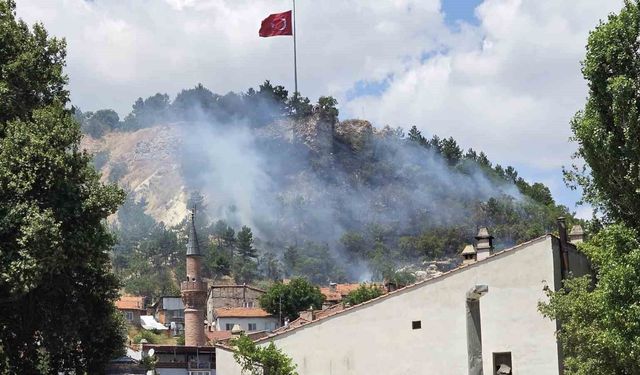 Kütahya Hisar Kalesi'nde yangın paniği
