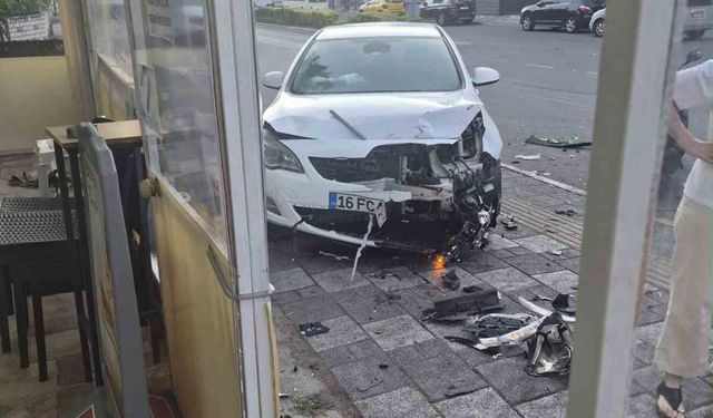 Lüleburgaz'da otomobiller çarpıştı: Bir sürücü hastaneye kaldırıldı