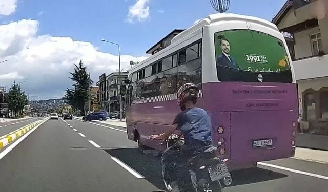 Makas attı, egzozu bağırttı: Plakasız motosikletli trafikte tehlike saçtı