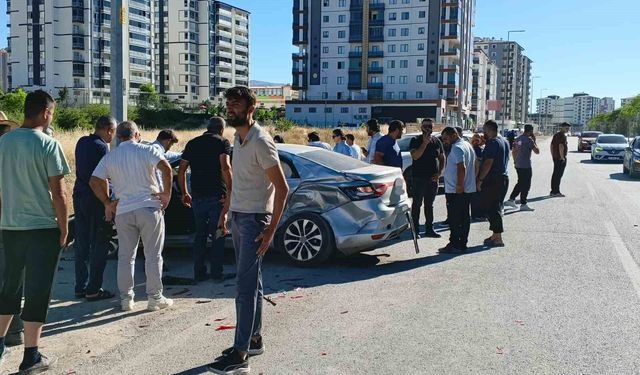Malatya'da iki otomobil çarpıştı: 1 yaralı