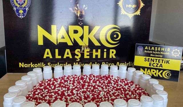 Manisa'da bin 803 sentetik ecza hap ele geçirildi