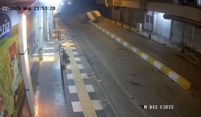 Mardin'de otomobilin takla attığı kaza güvenlik kameralarına yansıdı