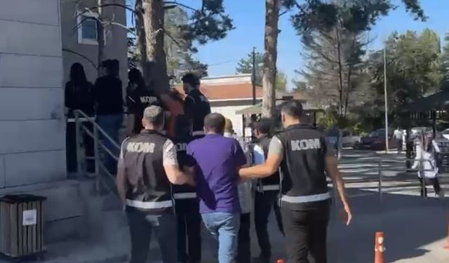 Memur yapma vaadiyle vatandaşları dolandıran 4 kişi tutuklandı